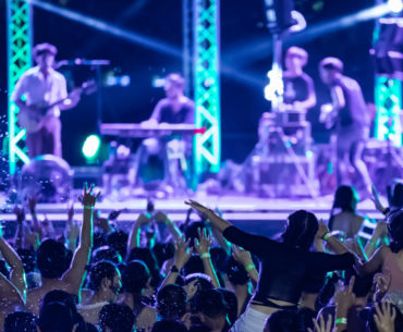 Burning Man, Coachella, Tomorrowland... Pourquoi les jeunes redeviennent accros aux festivals ?